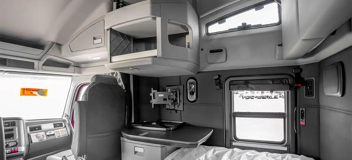 Kenworth T680 sleeper storage compartments and upper bunk
